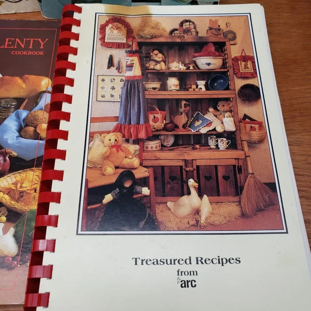 Vintage Cookbook Lot Pennsylvania Dutch Kraft Cheese GE Slow Cooker Salads